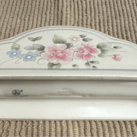 Pfaltzgraff Napkin Holder Tea Rose Collection - Picture 3 of 5